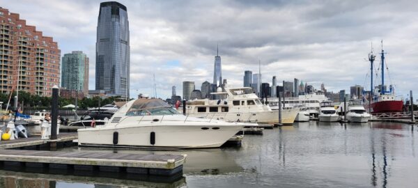 Sea Ray 330EC Express Cruiser 1999 - Image 2