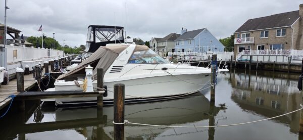 Sea Ray 330EC Express Cruiser 1999 - Image 8